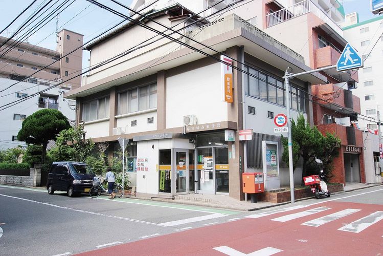 【福岡市早良区城西のマンションの郵便局】