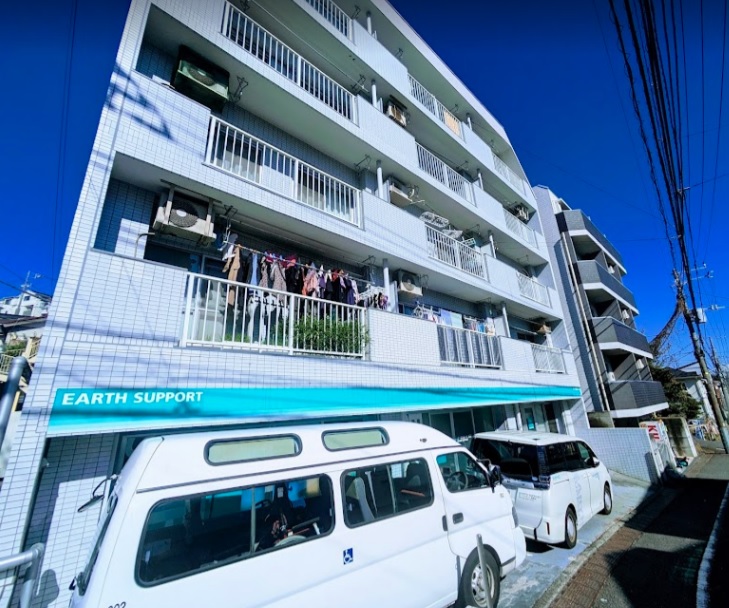 横浜市神奈川区松見町のマンションの建物外観