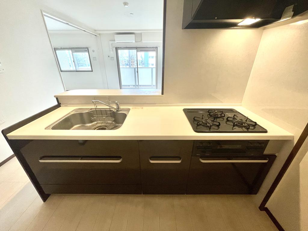 キッチン　※同物件別部屋の参考写真・現況優先