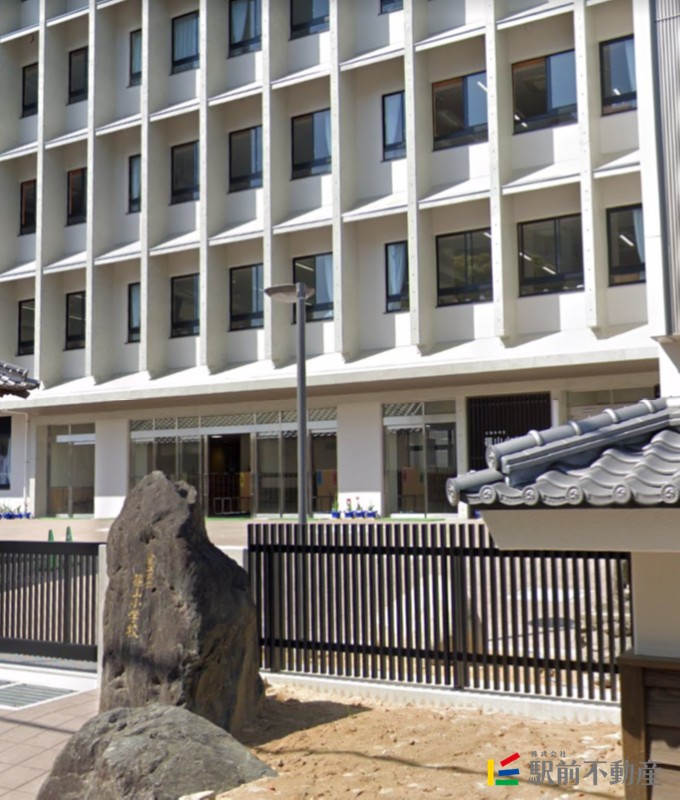 小学校　久留米市立篠山小学校（小学校）まで768m