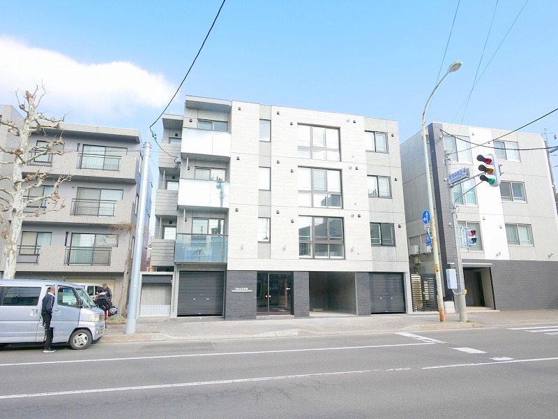 建物外観　ガス上限設定＆全室ウォークインクロゼット採用♪