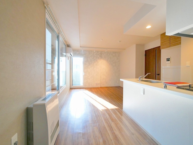 居室・リビング　大きな窓があり明るく気持ちが良いです♪