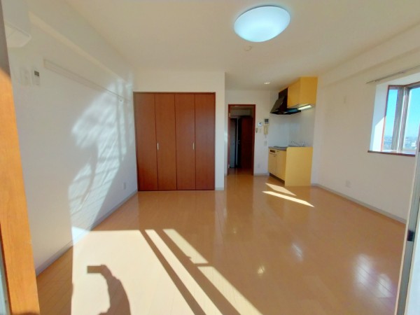 居室・リビング　同間取601号室の写真です