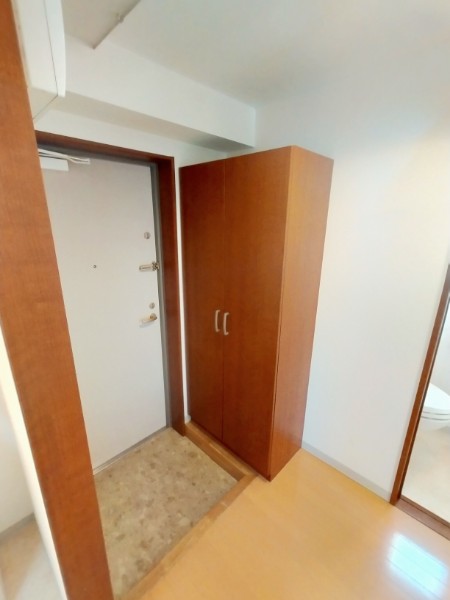 玄関　同間取601号室の写真です
