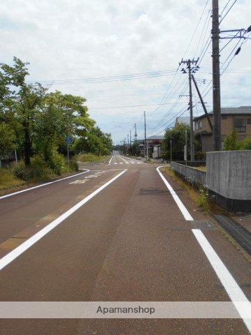 その他　前面道路（その他）まで0m