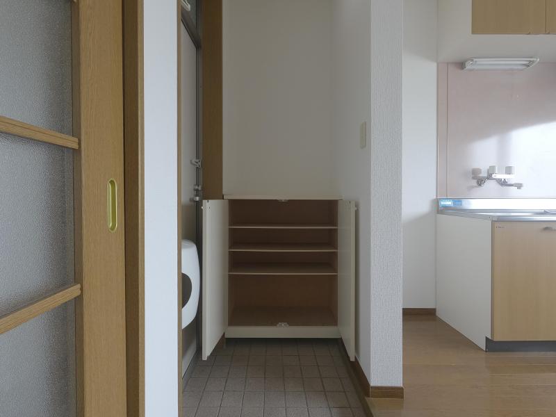 玄関　同タイプ室内写真となります。