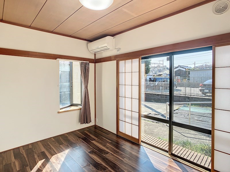 小田急小田原線 秦野駅 徒歩6分 2階建 築32年の居間写真