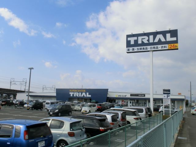 コンビニ　トライアル（コンビニ）まで720m