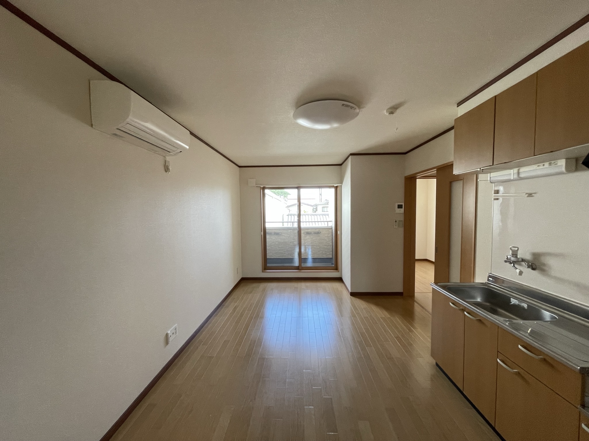 居室・リビング　図面とキッチンの位置が違う場合があります