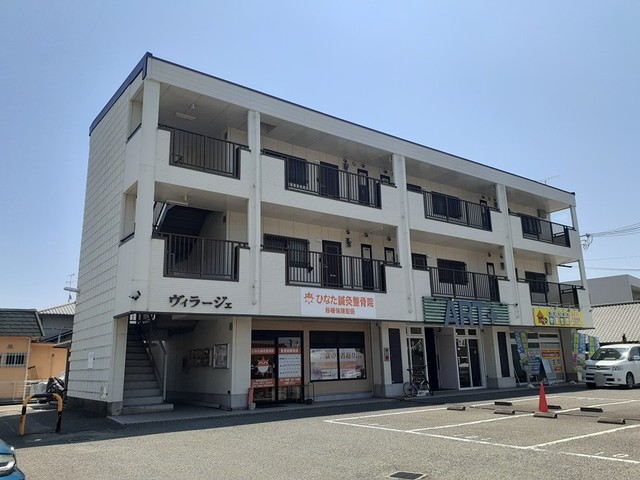 加古川市平岡町二俣のマンションの建物外観