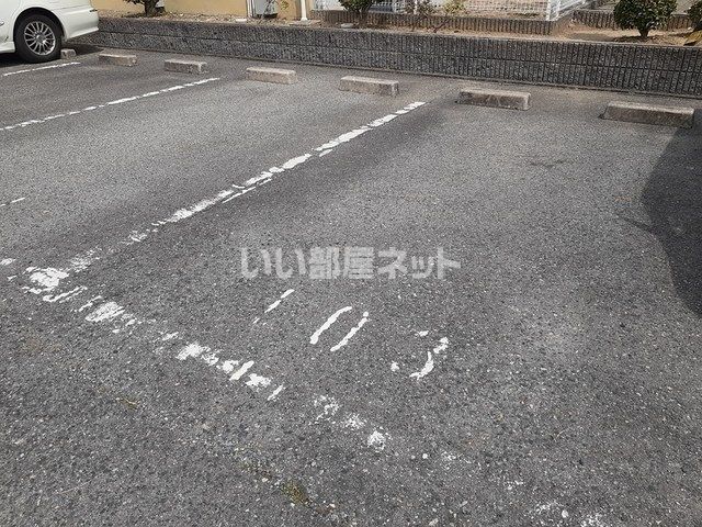 【加東市北野のアパートの駐車場】