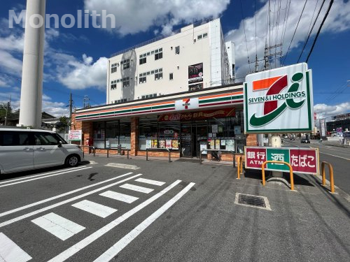 【河内長野市小山田町のマンションのコンビニ】