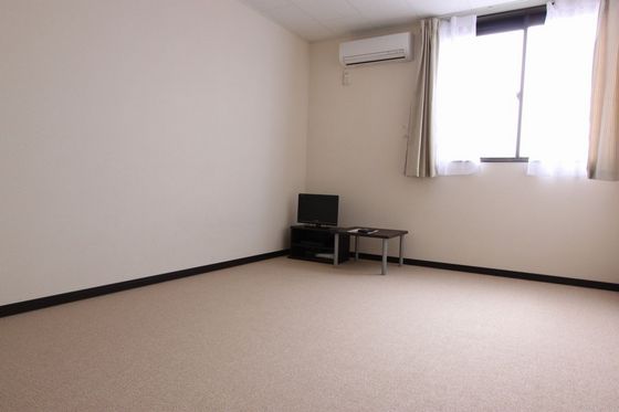 居室・リビング　※別号室のお写真でございます。