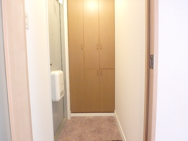 【明石市大久保町福田のアパートの玄関】