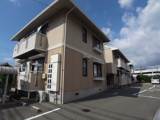 【明石市大久保町福田のアパートの建物外観】