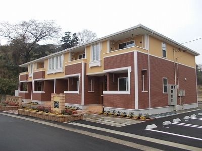 今治市波方町樋口のアパートの建物外観