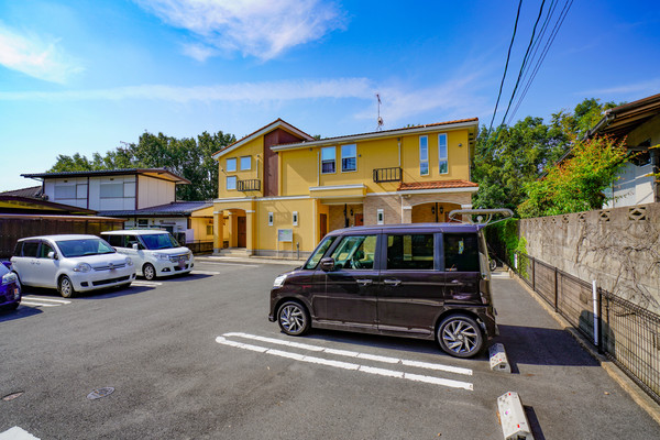 岡山市中区海吉のアパートの建物外観