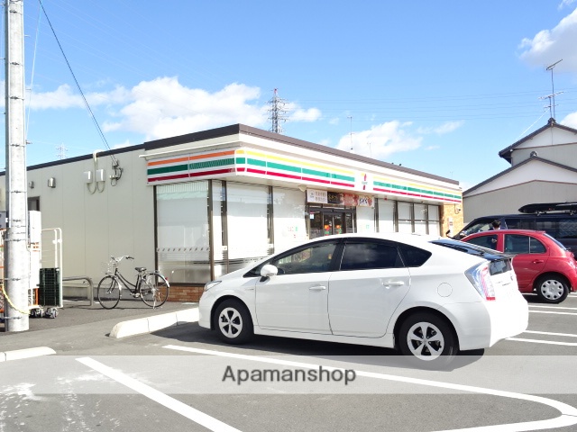 コンビニ　ファミリーマート（コンビニ）まで478m