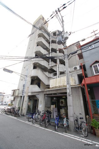 大阪市東淀川区菅原のマンションの建物外観