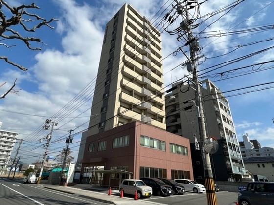 広島市佐伯区海老園のマンションの建物外観