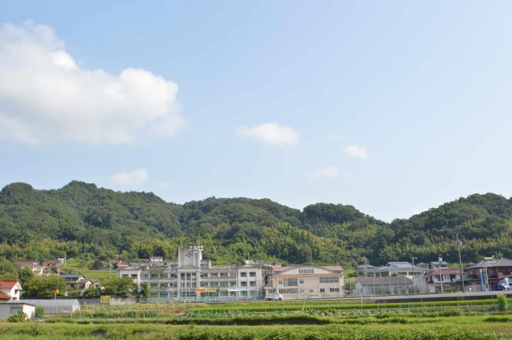 小学校　荘野小学校（小学校）まで527m