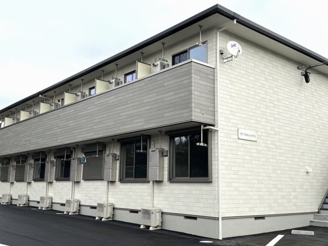 【福岡市東区多々良のアパートの建物外観】