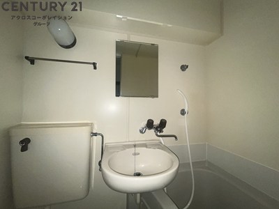 洗面設備　浴室内に洗面台があります