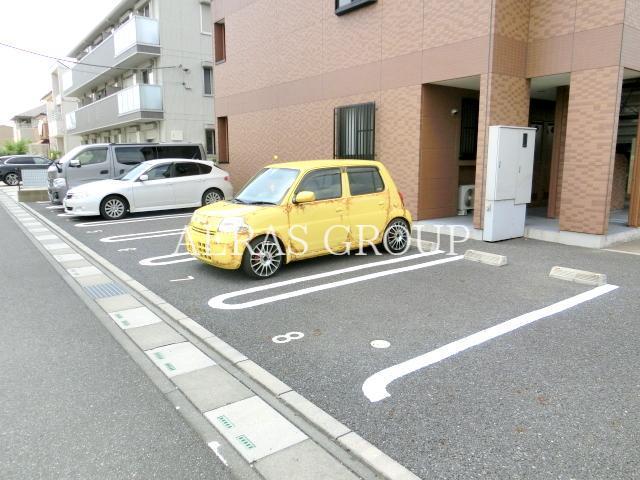 【ミリアルディの駐車場】