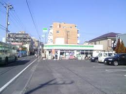 コンビニ　ファミリーマート関町庚申通り店（コンビニ）まで126m
