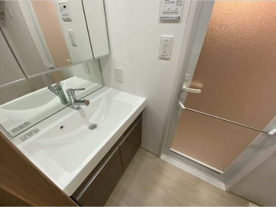 洗面設備　※別部屋の参考写真です。