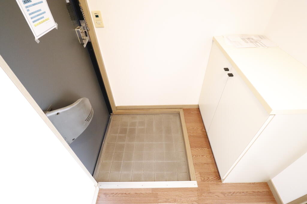 玄関　靴箱付き玄関です♪