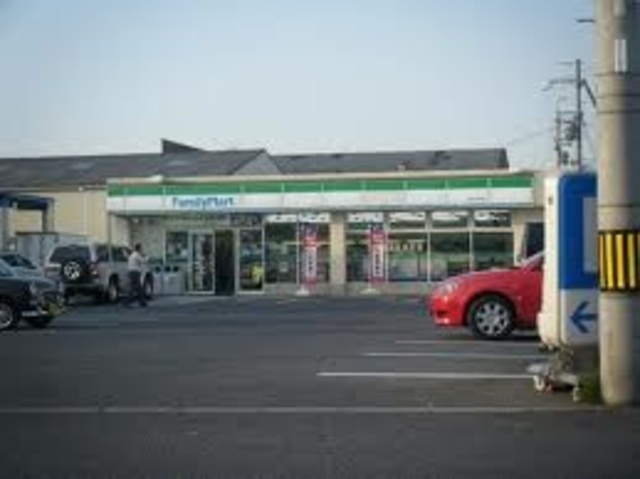 コンビニ　ファミリーマート栗東小柿店（コンビニ）まで500m