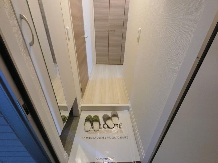 玄関　トールサイズのシュークローク付き！鏡もあります♪