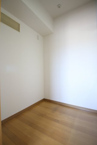 キッチン　落ち着いたエントランスです