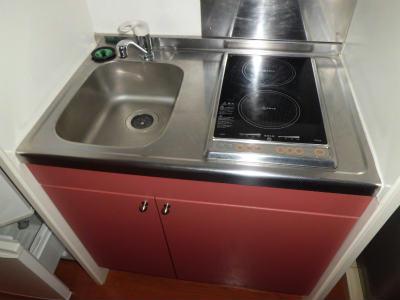 キッチン　扱いやすい電気コンロ付ミニキッチン。