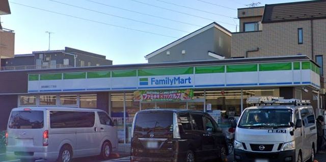 コンビニ　ファミリーマート葛飾鎌倉三丁目店（コンビニ）まで212m