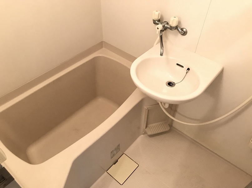 バス・シャワールーム　モデル写真