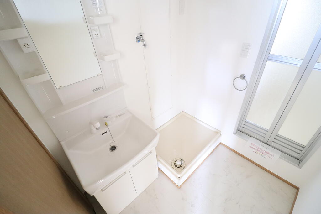 洗面設備　シャワー付きドレッサー