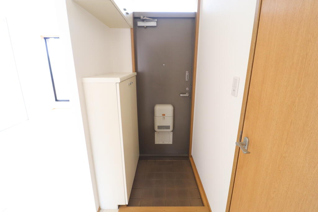 玄関　シューズボックス付いてます