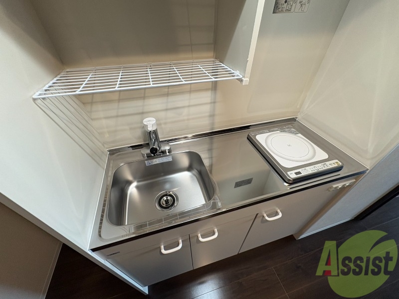 キッチン　キッチンはこちらのＩＨクッキングヒーター付きになりますね。