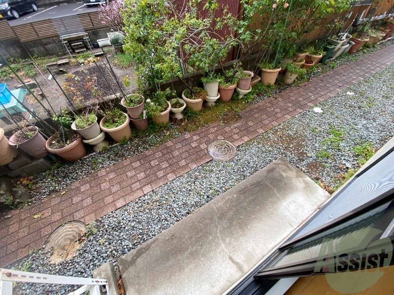 バルコニー　バルコニー（縁側のタイプ）となっております。