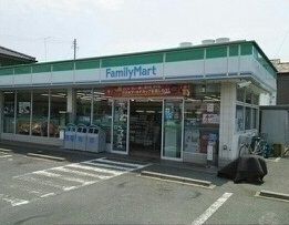 コンビニ　ファミリーマート（コンビニ）まで1800m