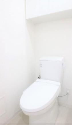 東京メトロ日比谷線 北千住駅 徒歩8分 14階建 築11年のトイレ写真
