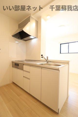 キッチン　コンパクトなキッチンで掃除もラクラク