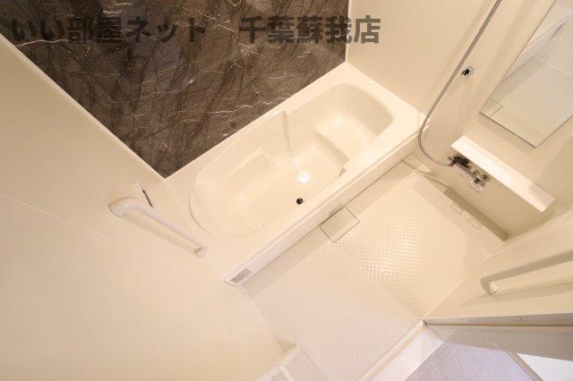 バス・シャワールーム　落ち着いた空間のお風呂です
