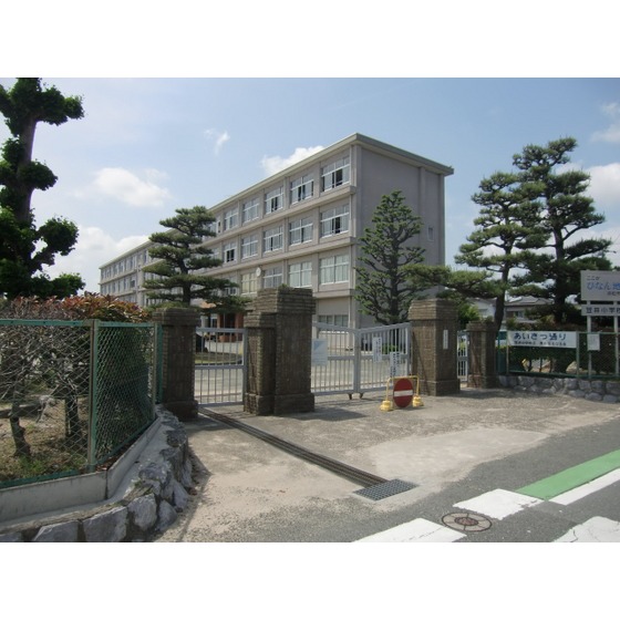 小学校　浜松市立笠井小学校（小学校）まで832m