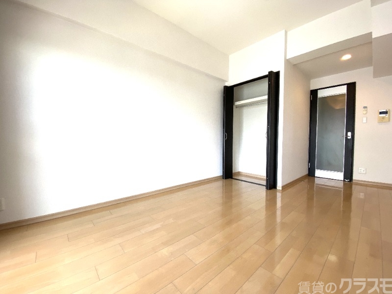 居室・リビング　白を基調にした明るいお部屋です。