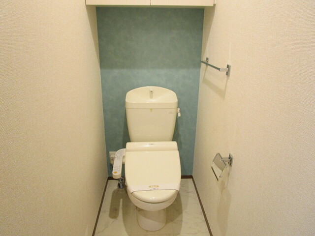 トイレ　温水洗浄暖房便座