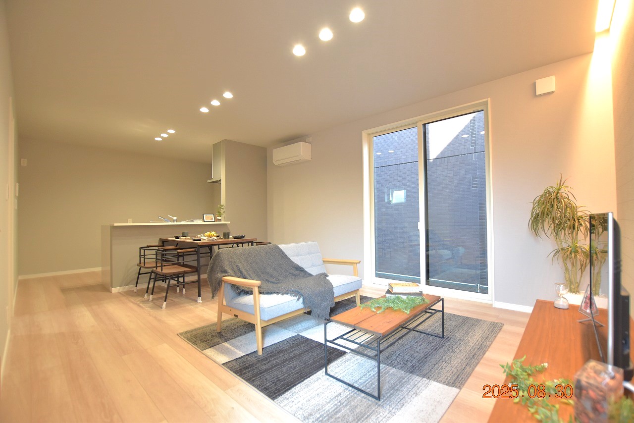 居室・リビング　仲介手数料無料★新築5棟★繁忙期おすすめ物件