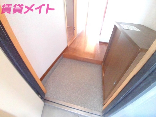 玄関　別部屋同タイプ